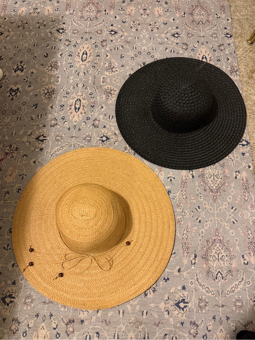 Sun hat x2
